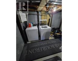 136 10th Street Ne, Weyburn, SK S4H1G9 Photo 35