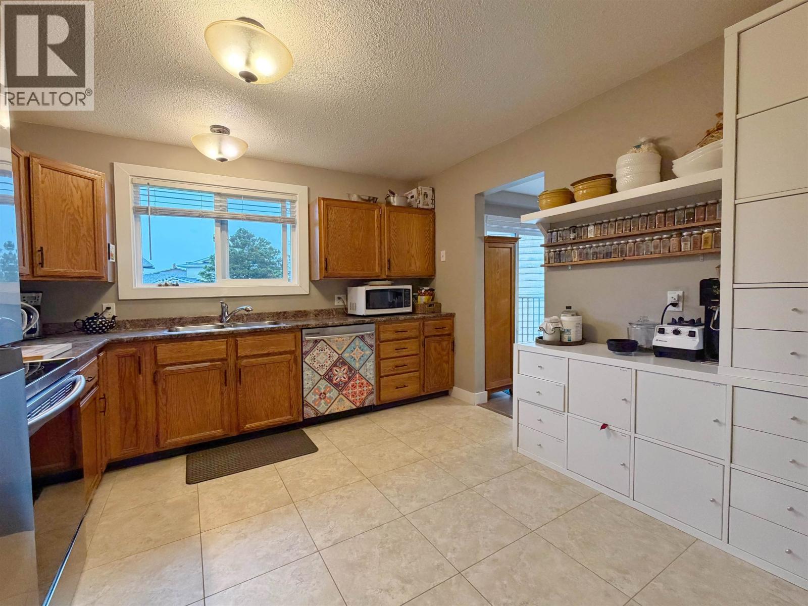 147-149 GULL CRESCENT - 10