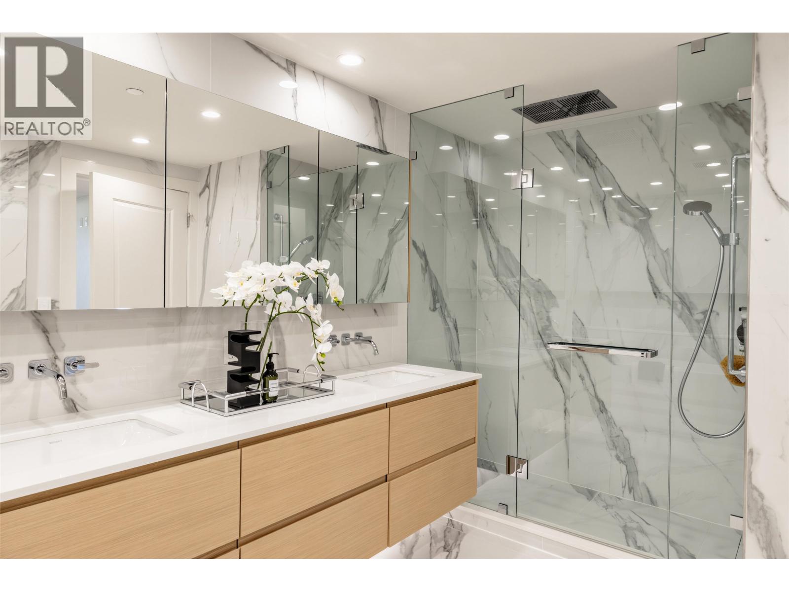 401 3639 W 16TH AVENUE, Vancouver - Image 1