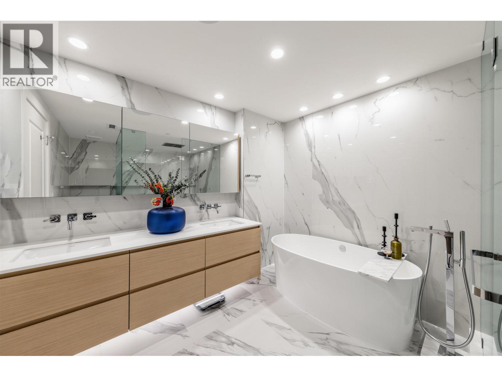 401 3639 W 16TH AVENUE, Vancouver - Image 1