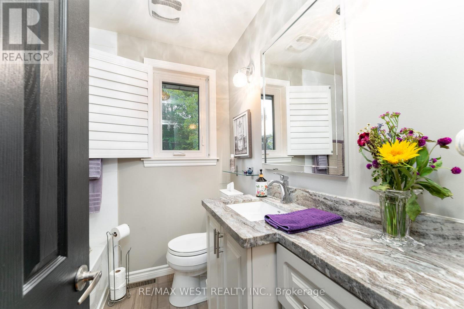 59 LANDFAIR CRESCENT - 12