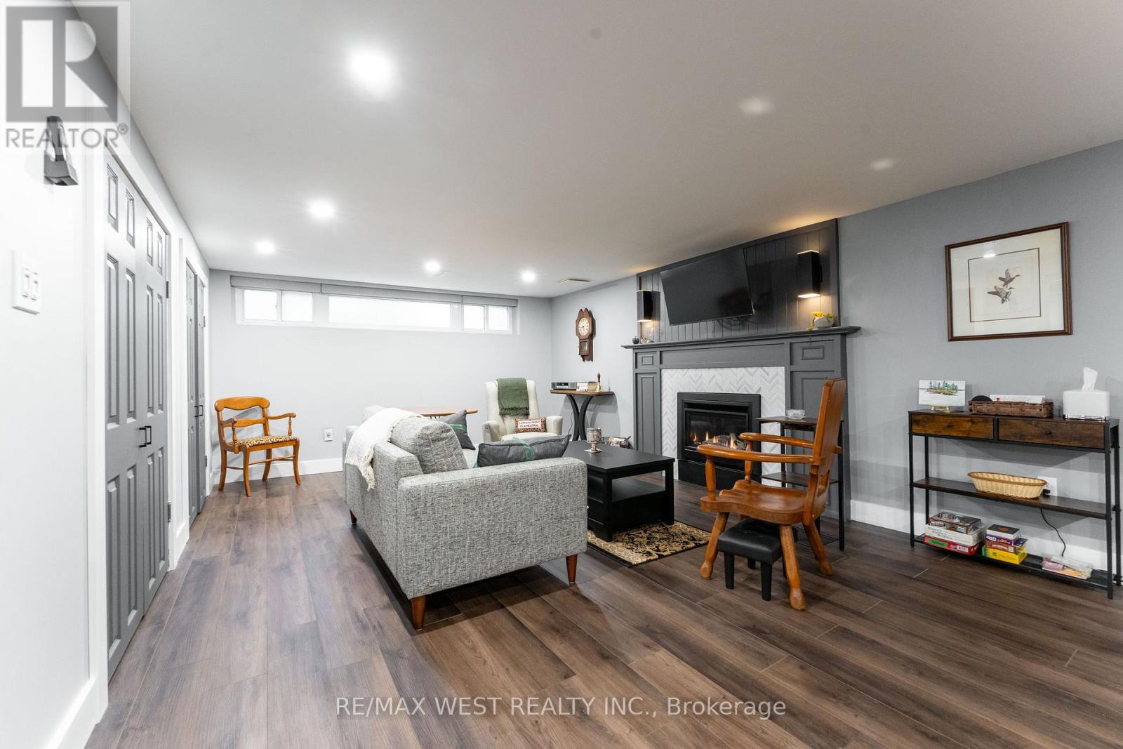 59 LANDFAIR CRESCENT - 33