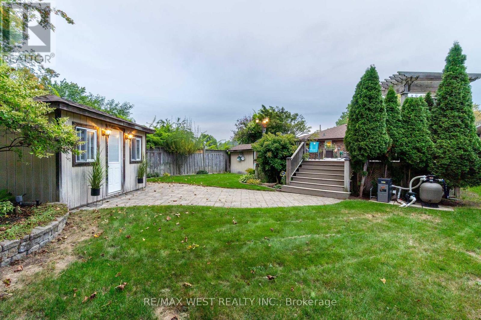 59 LANDFAIR CRESCENT - 38
