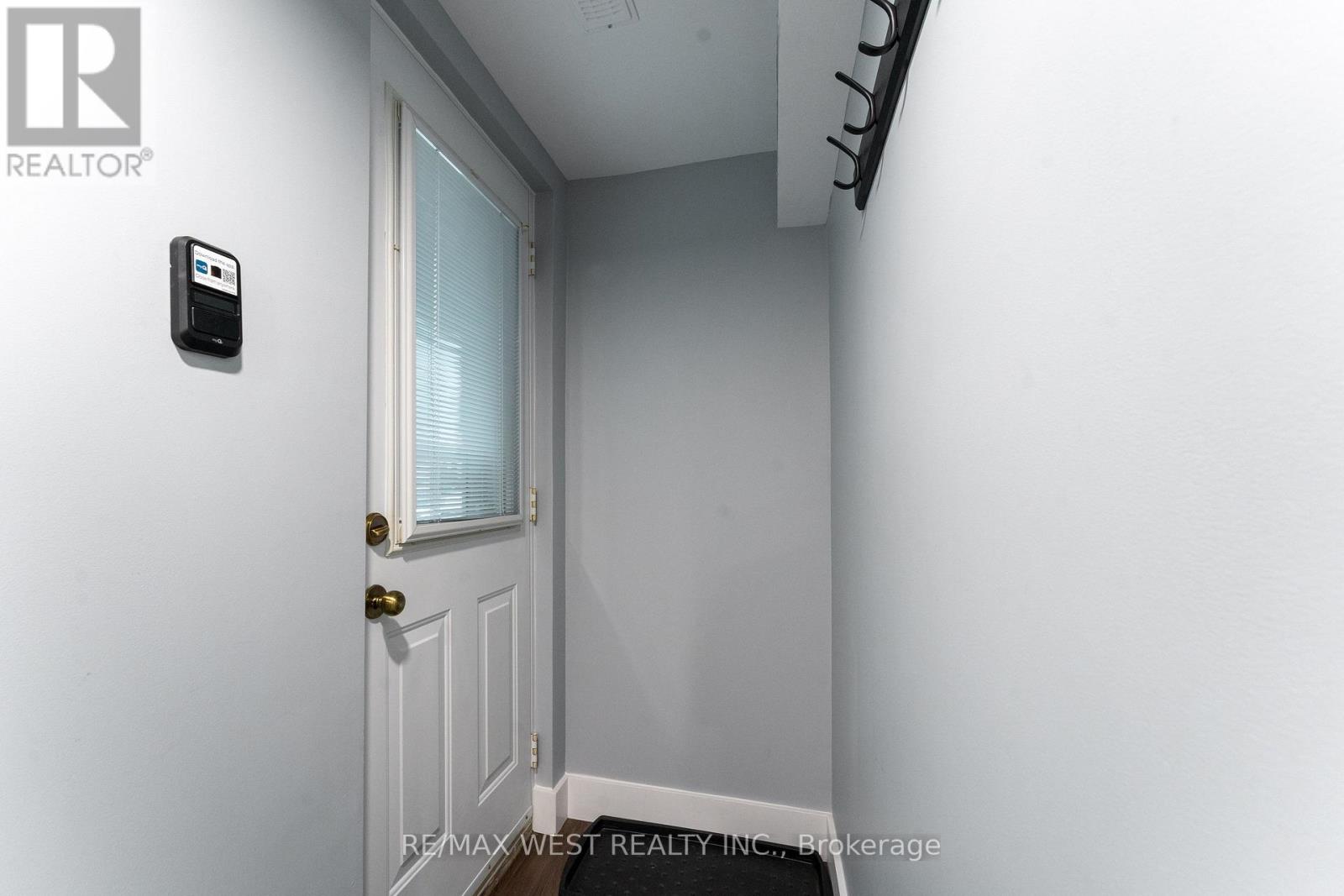 59 LANDFAIR CRESCENT - 49