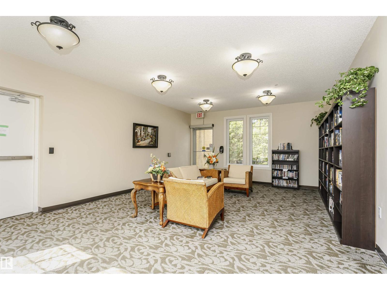 #325 9820 165 ST NW - 38