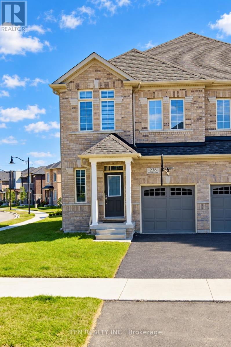 238 SKINNER ROAD, Hamilton (Waterdown) — photo 2