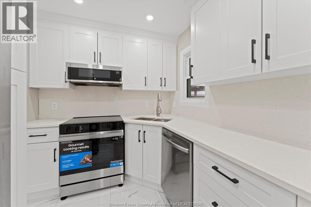 2858 DANDURAND - 10