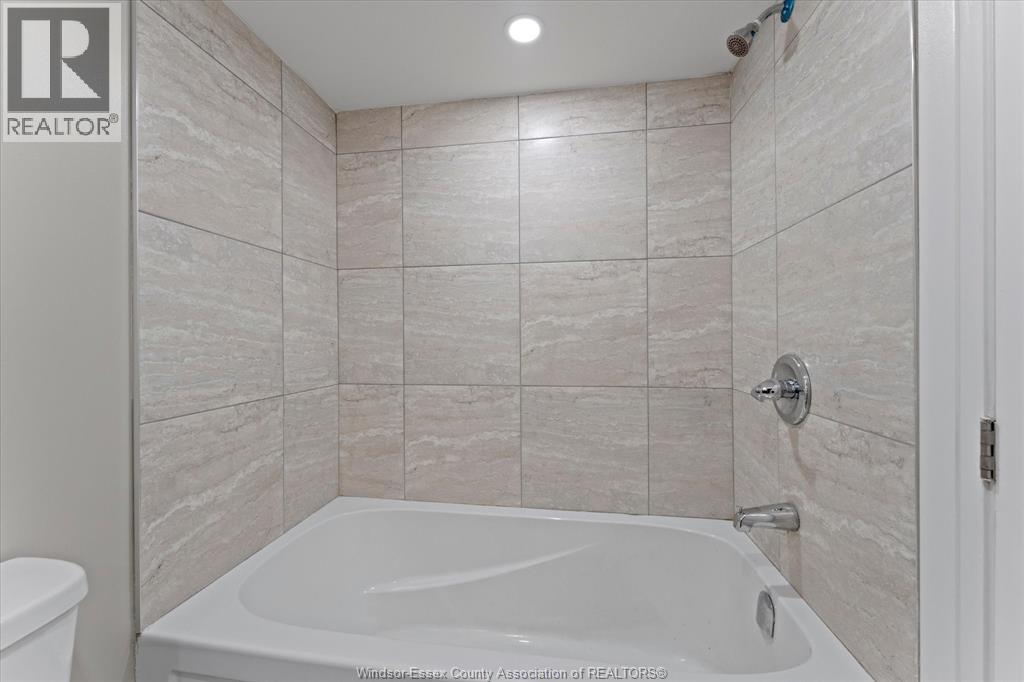 2858 DANDURAND - 31