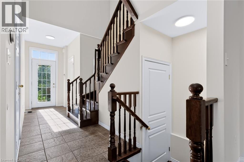 488 STONEHENGE Drive, Ancaster — photo 8