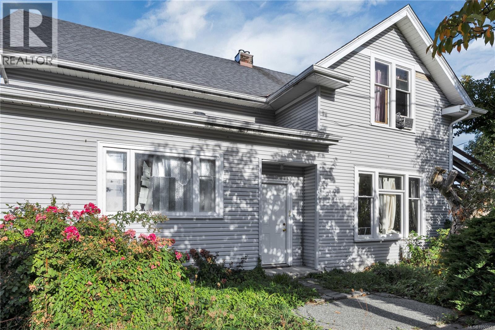 695 Franklyn St - 1