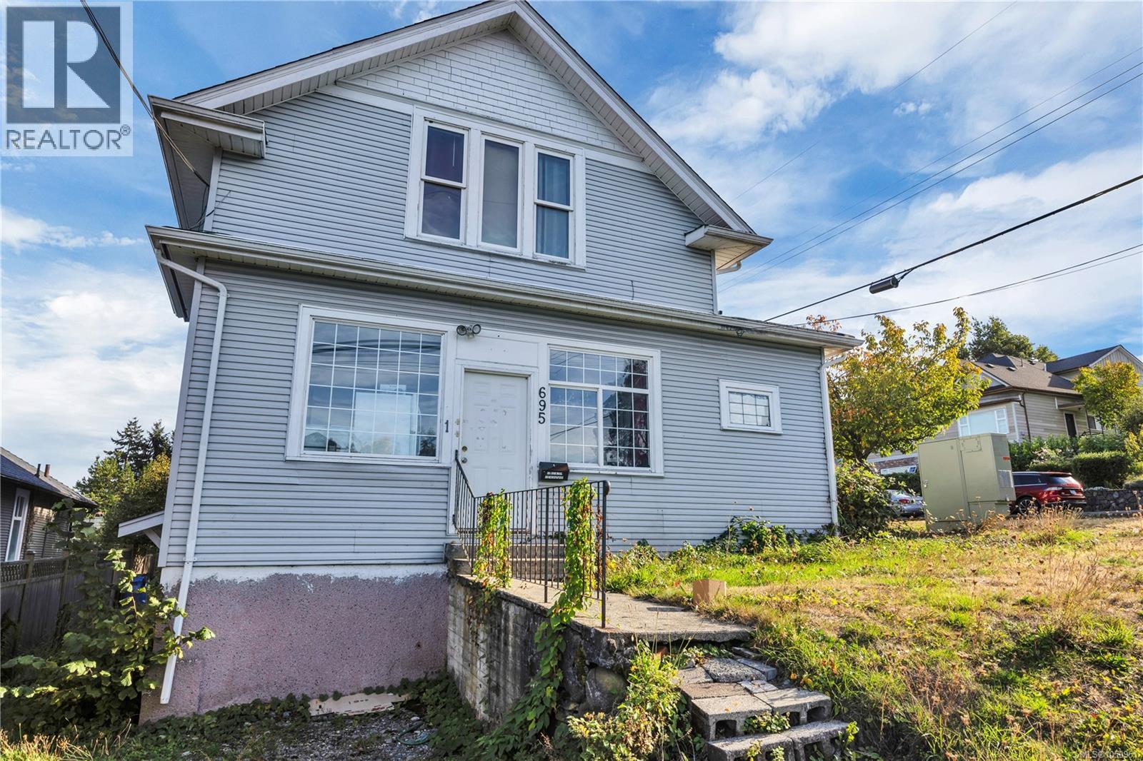 695 Franklyn St - 11