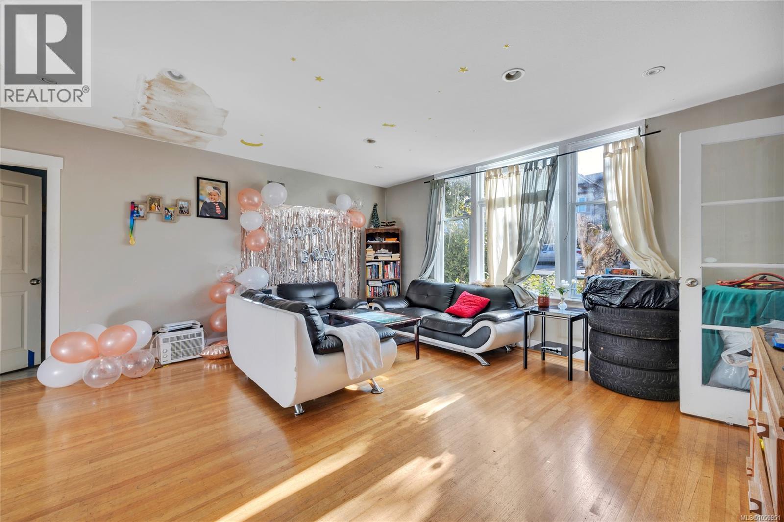 695 Franklyn St - Image 5
