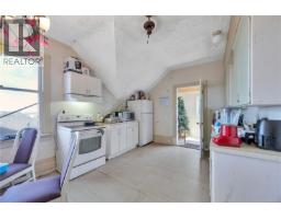 Kitchen - 695 Franklyn St, Nanaimo, BC V9R2Y1 Photo 7