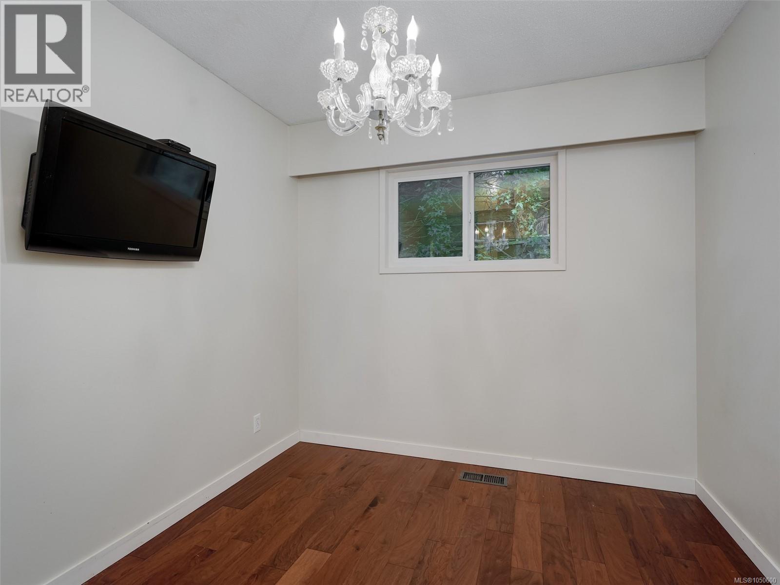 5190 Lochside Drive, Saanich