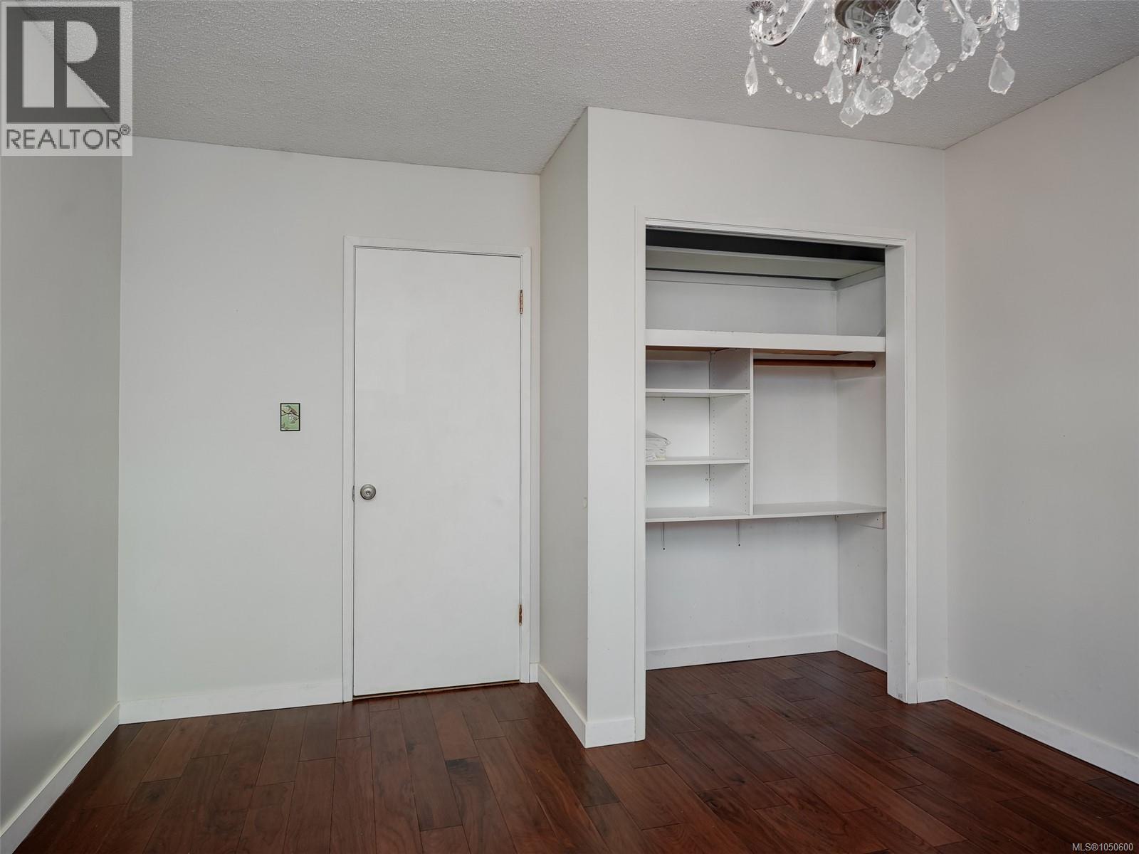 5190 Lochside Drive, Saanich