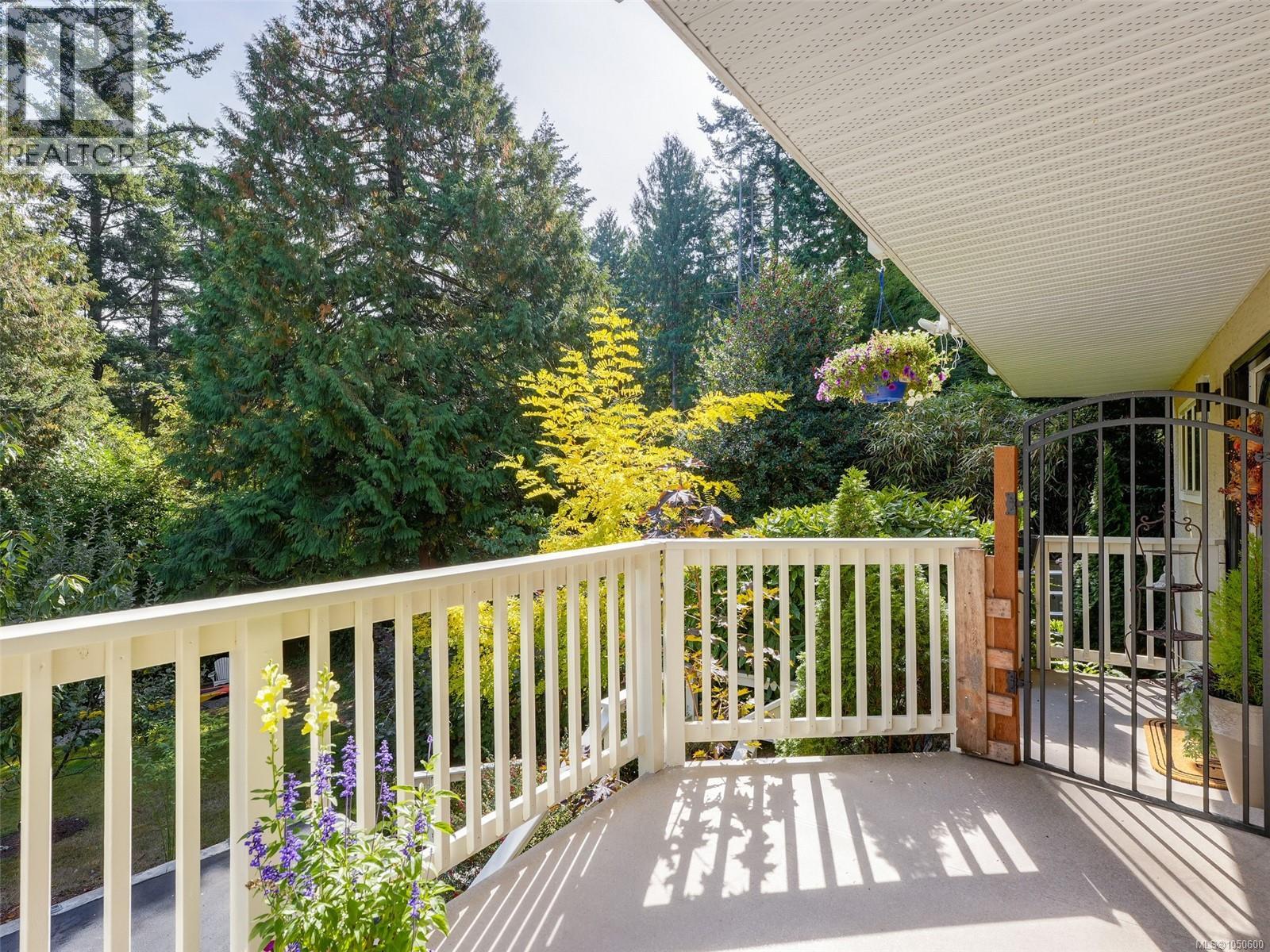  5190 Lochside Drive, Saanich