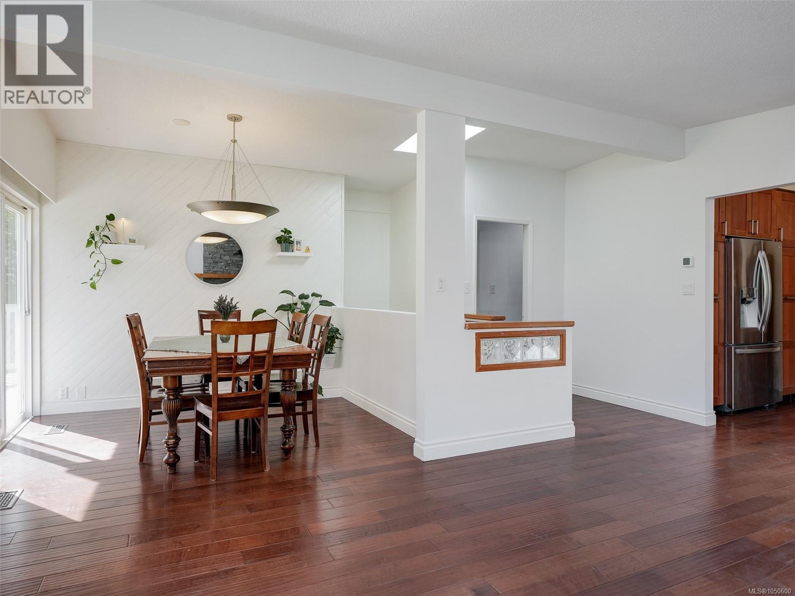 5190 Lochside Dr - 3