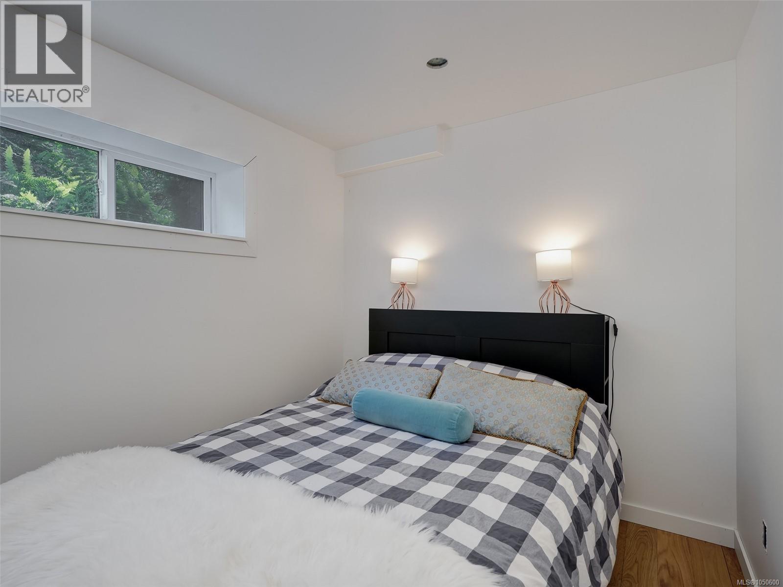  5190 Lochside Drive, Saanich