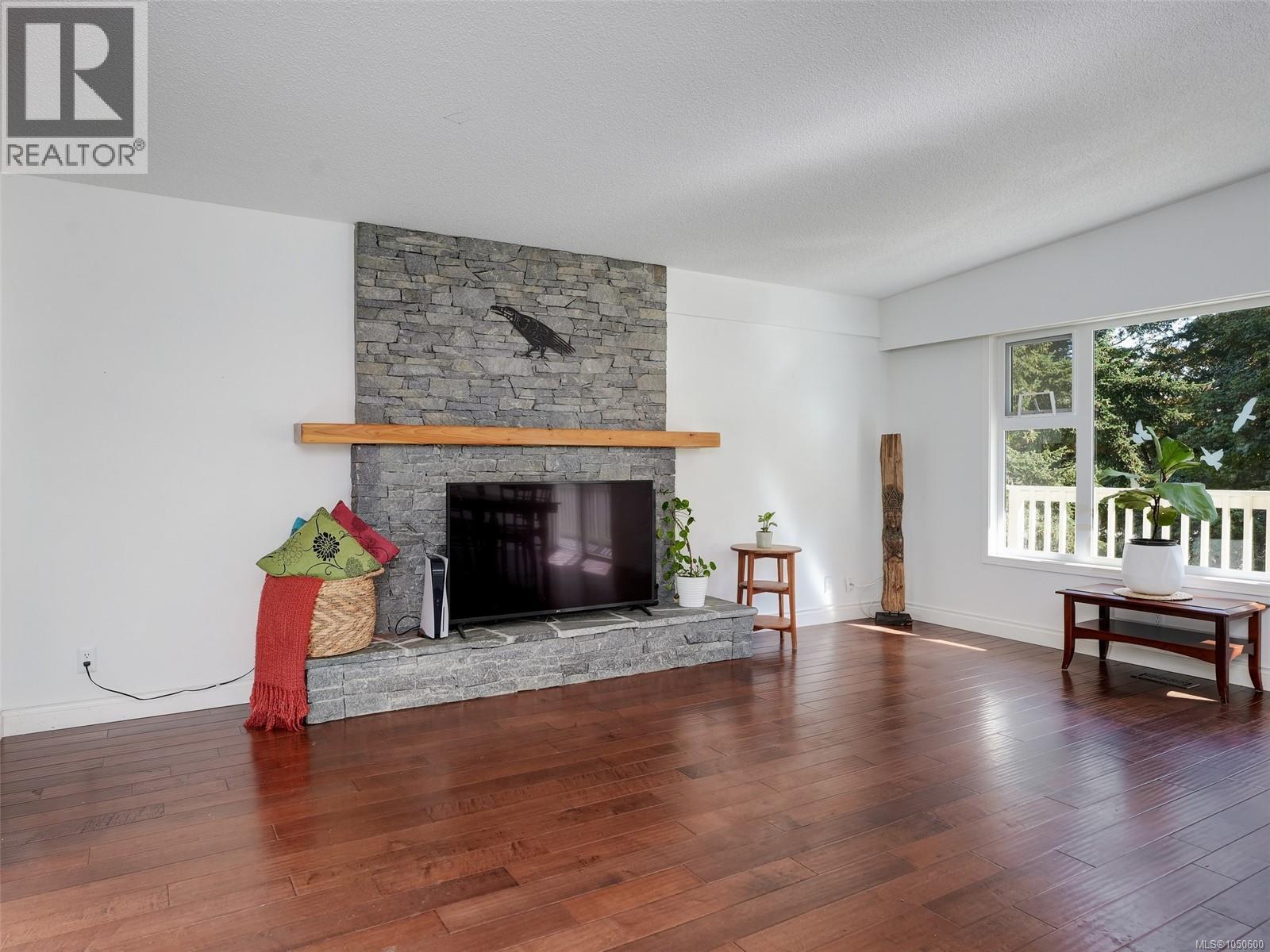  5190 Lochside Drive, Saanich