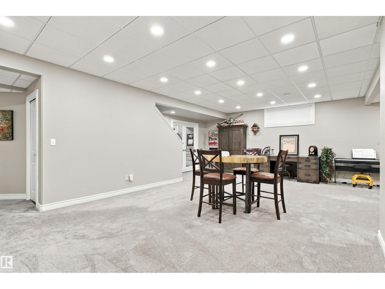 3611 61 ST - 31