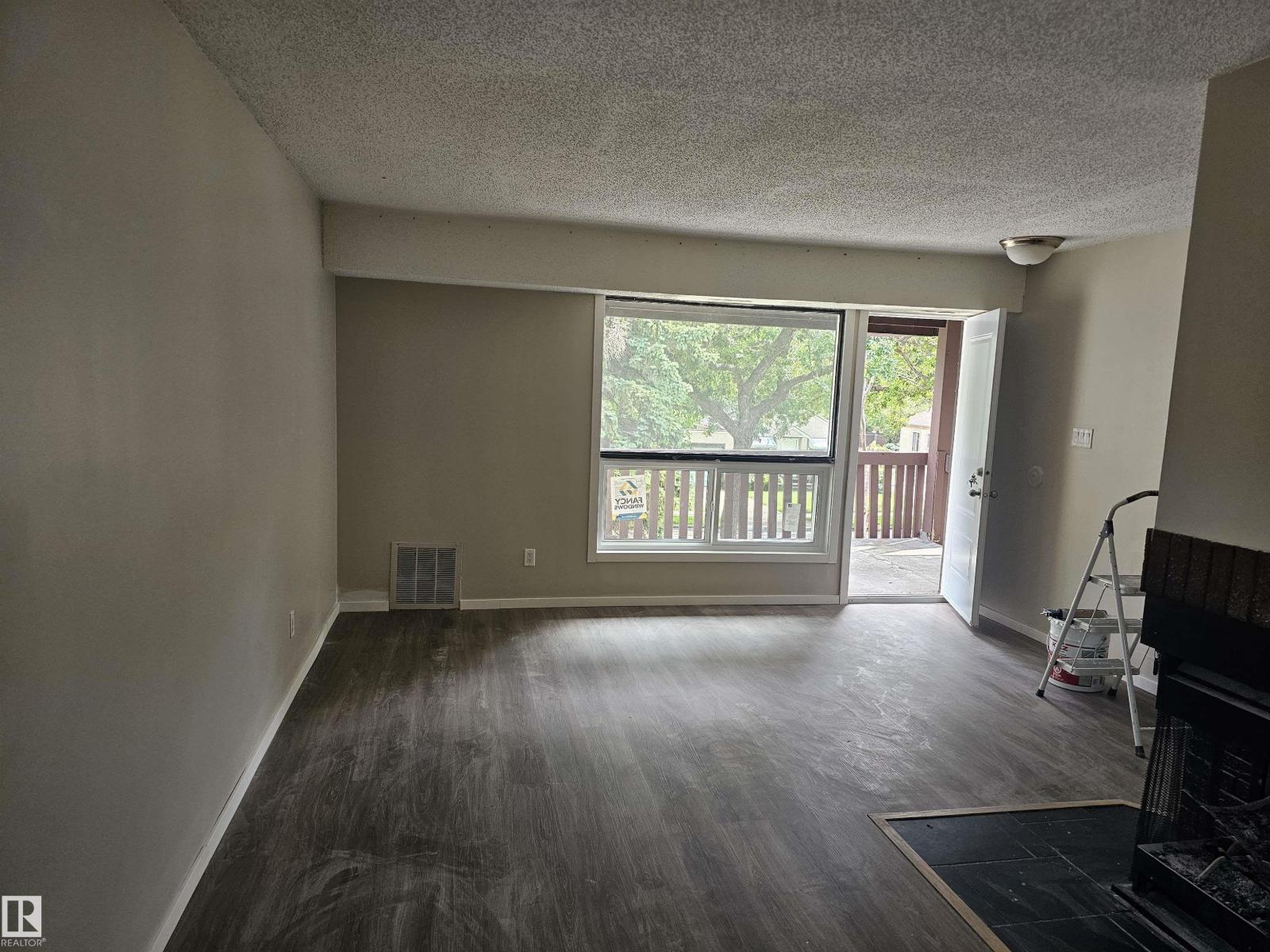 11822 39 ST NW - 6