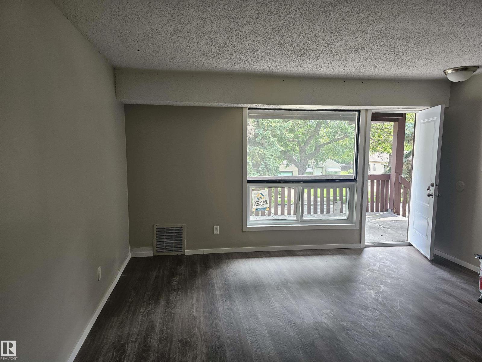11822 39 ST NW - 7