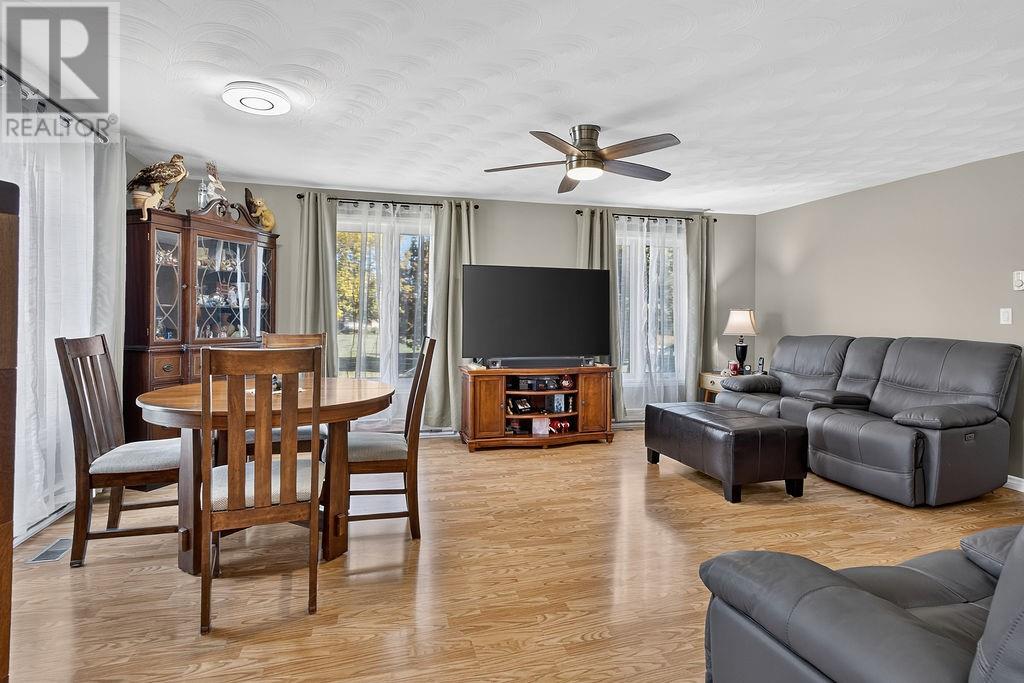 2096 Kenneth Drive - 13