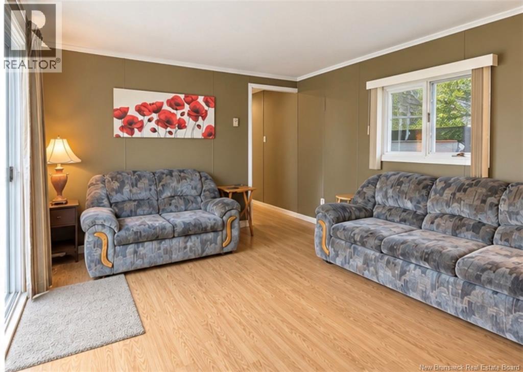 8 Tait Crescent - Image 11