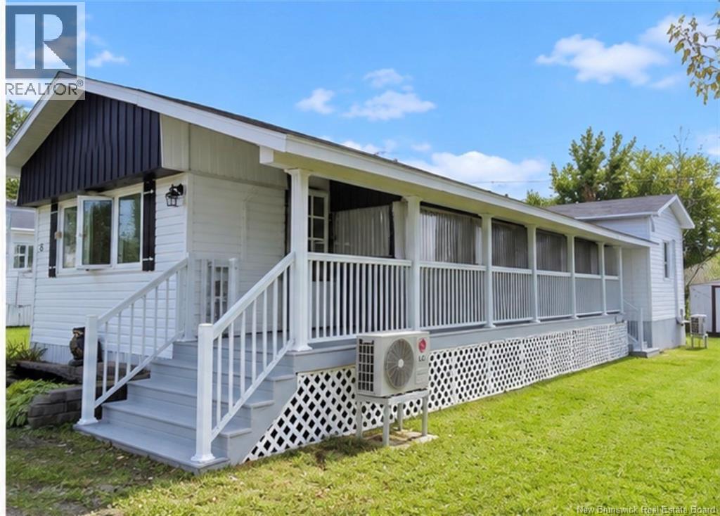 8 Tait Crescent - 2