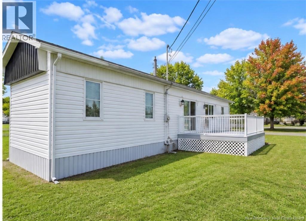 8 Tait Crescent - Image 3