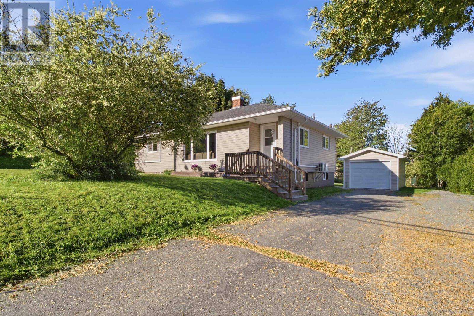 122 Campbell Avenue - 1