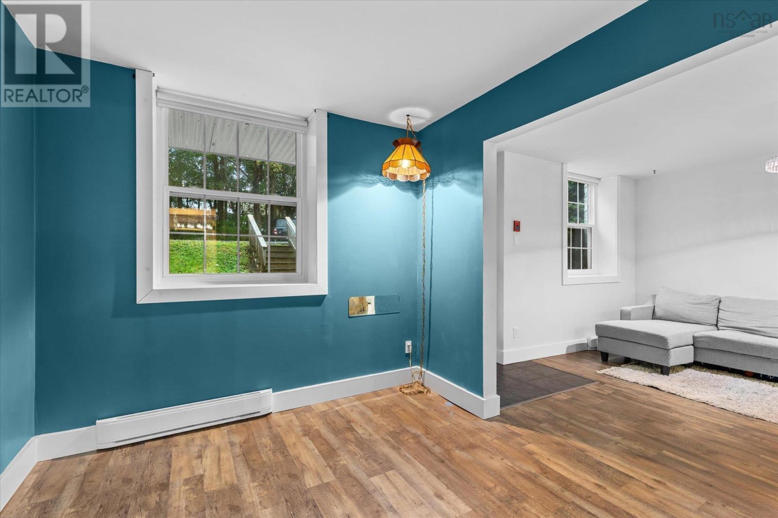 #104 215 King Street - Image 17