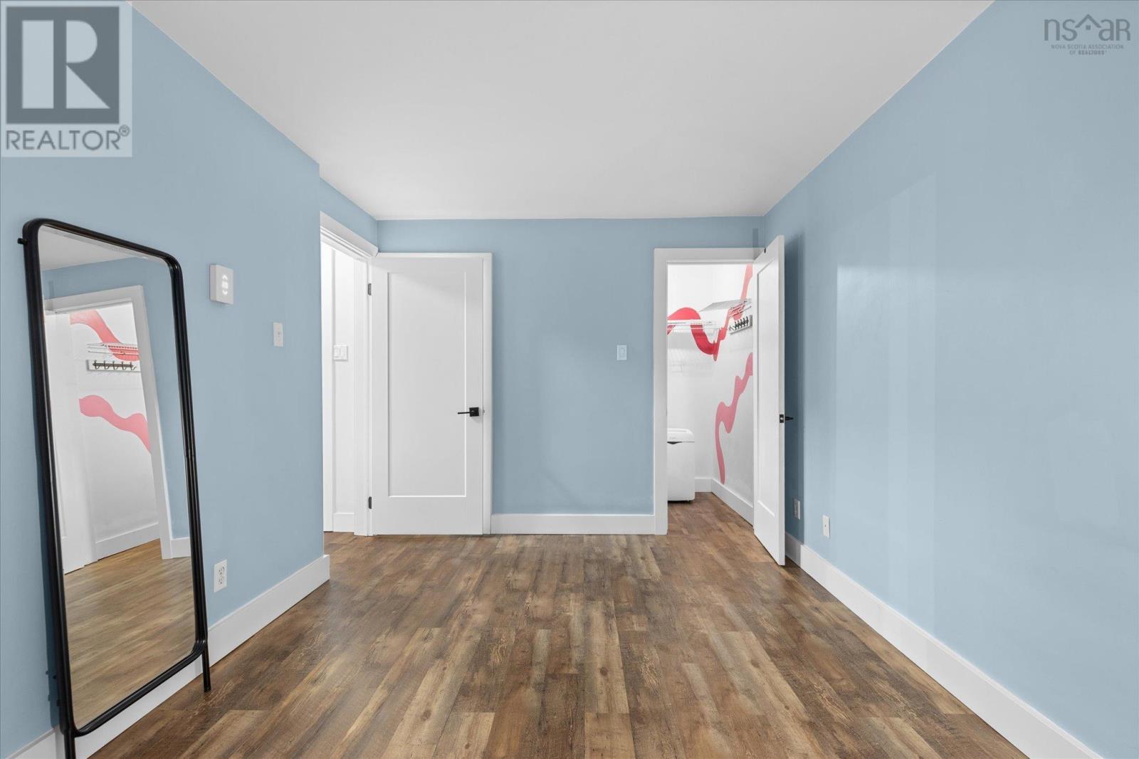 #104 215 King Street - 24