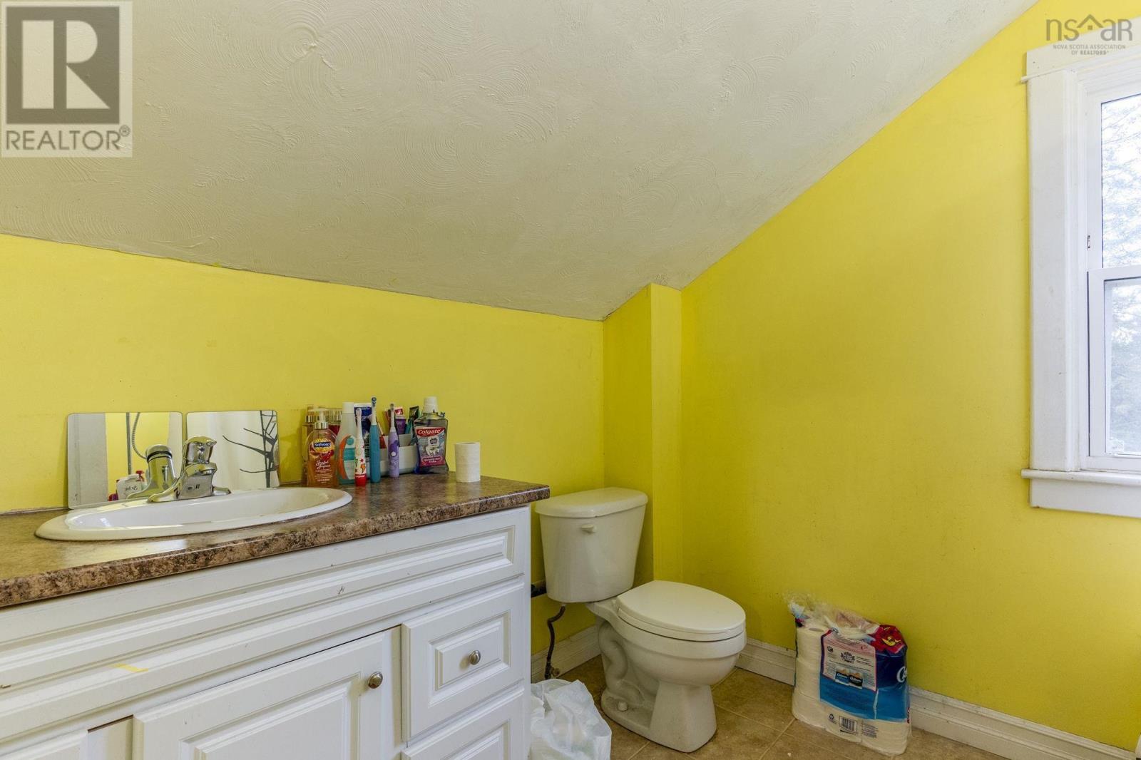 639 Faculty Drive - 18