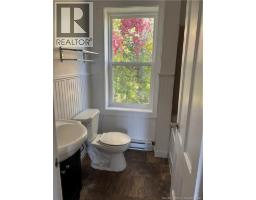 560 Queen Street, Bathurst, NB E2A2J7 Photo 12