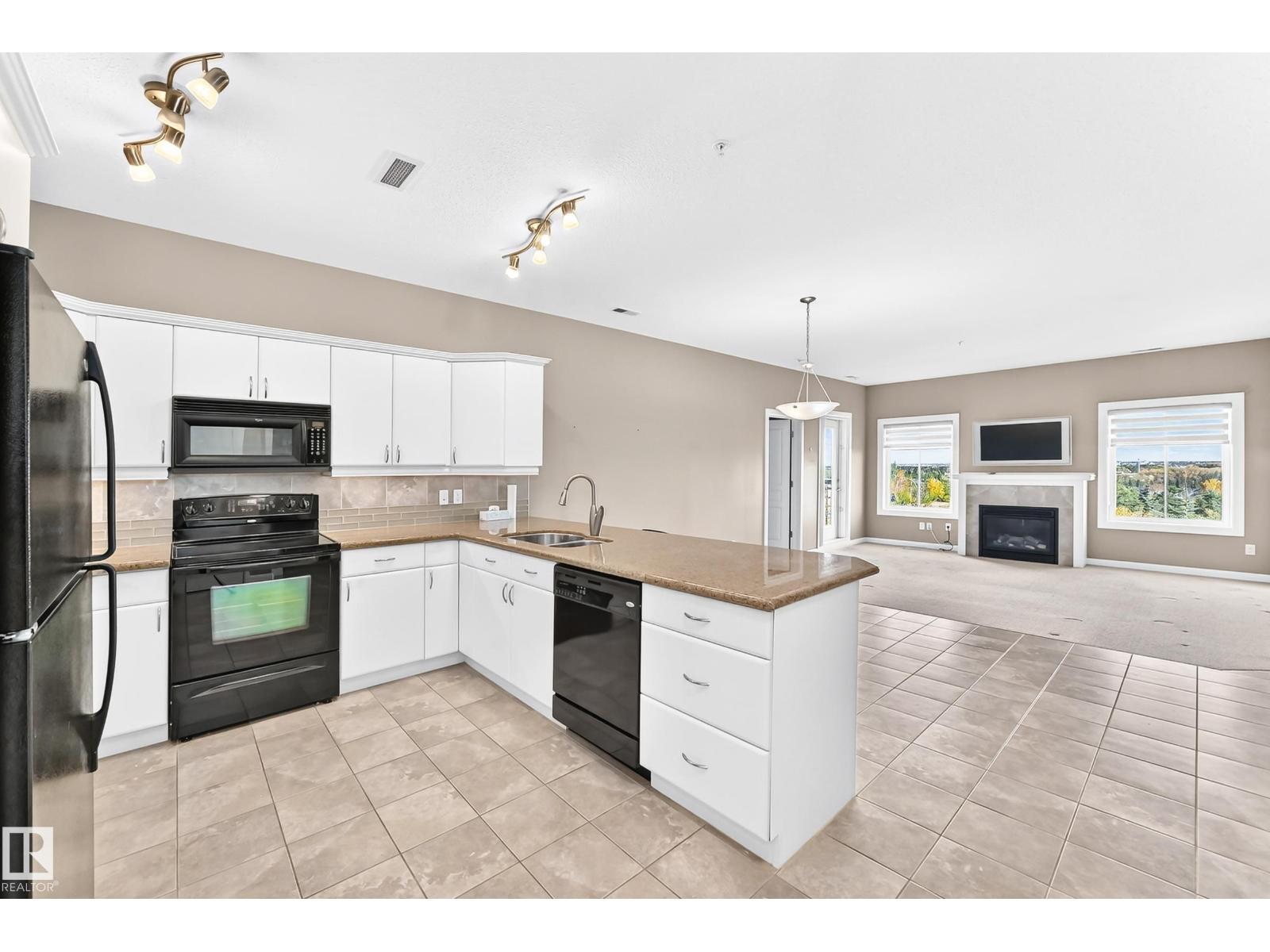 #436 160 MAGRATH RD NW, Edmonton, Alberta, T6R3T7