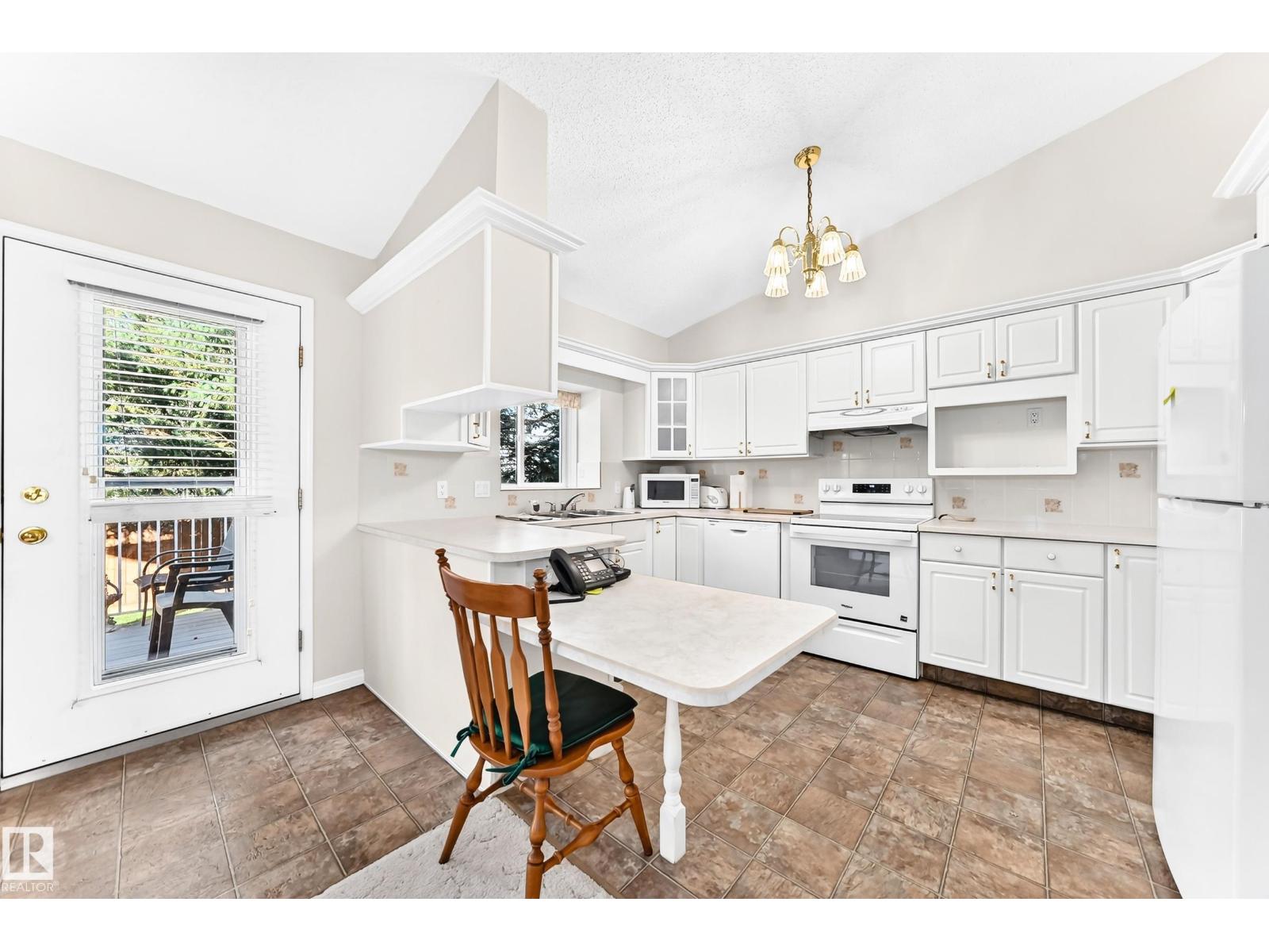 111 LAKESIDE PL - 11