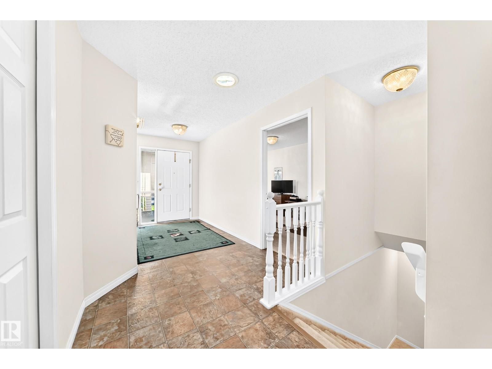 111 LAKESIDE PL - 32
