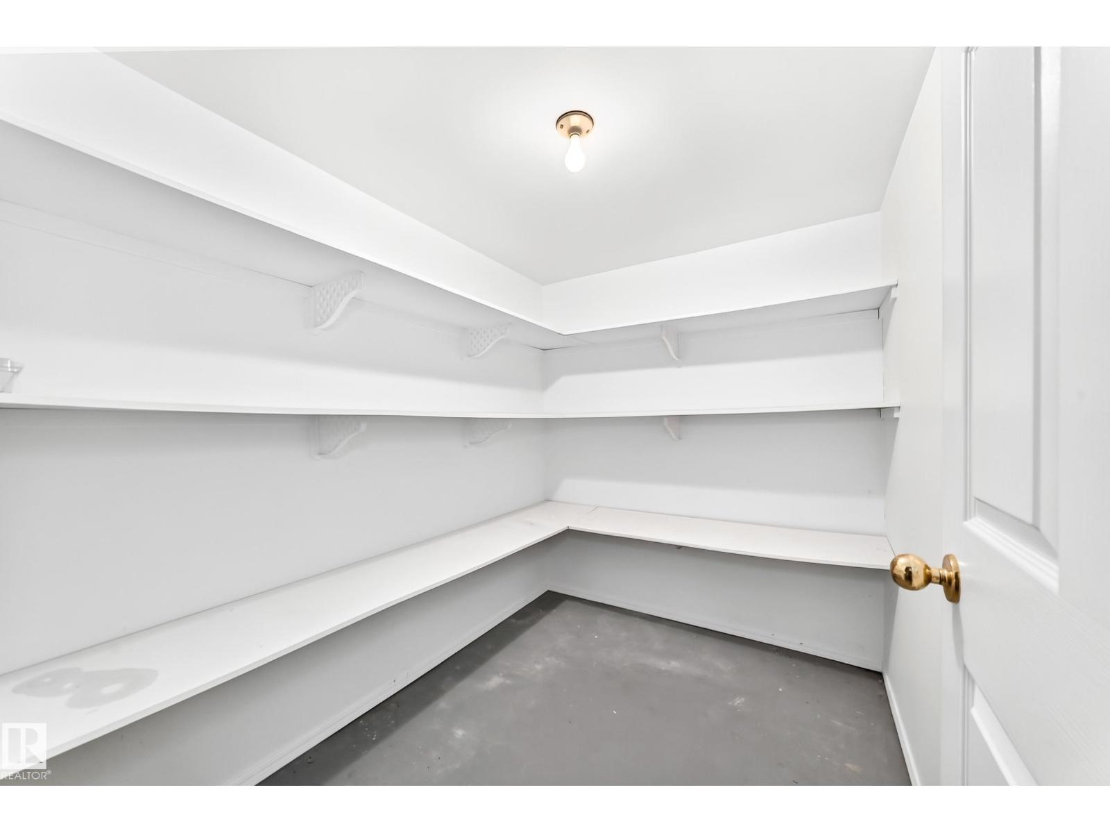111 LAKESIDE PL - 43