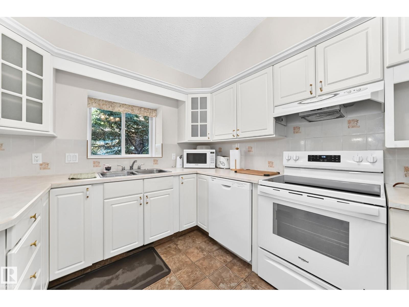 111 LAKESIDE PL - 8