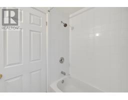 66 Colonial Street thumbnail 33