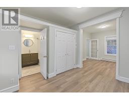 66 Colonial Street thumbnail 42