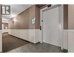 401, 174 N Railway Street - photo 3