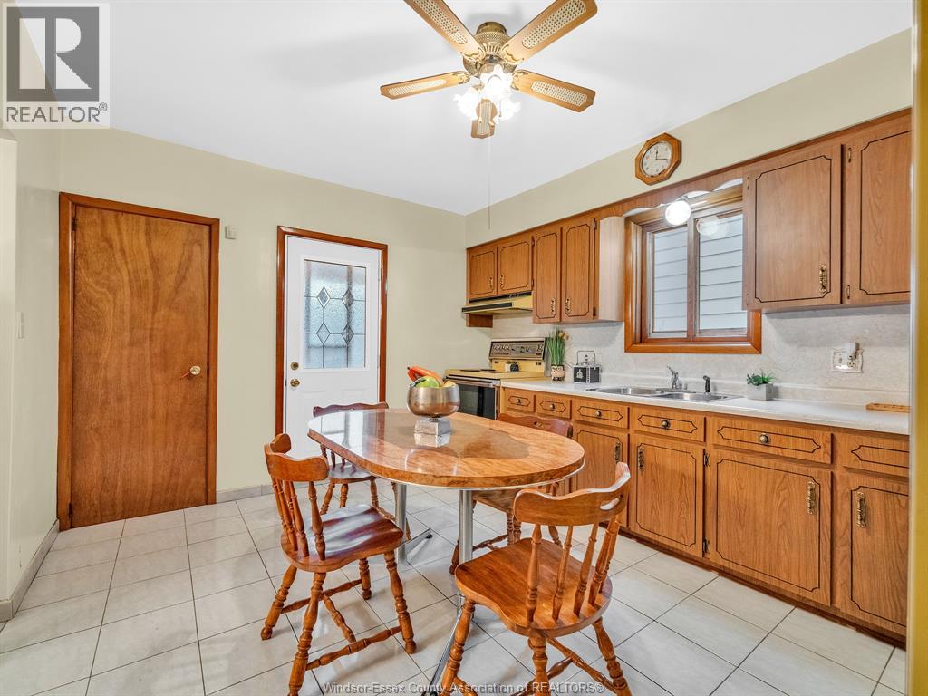 877 PIERRE AVENUE - 15