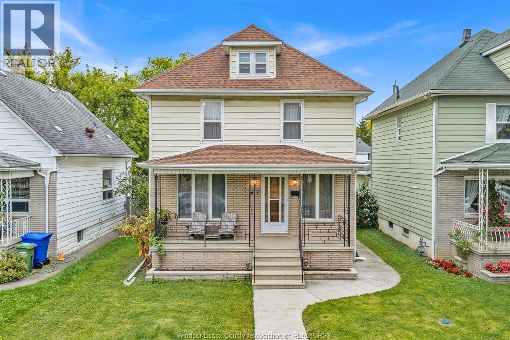 877 PIERRE AVENUE - 2