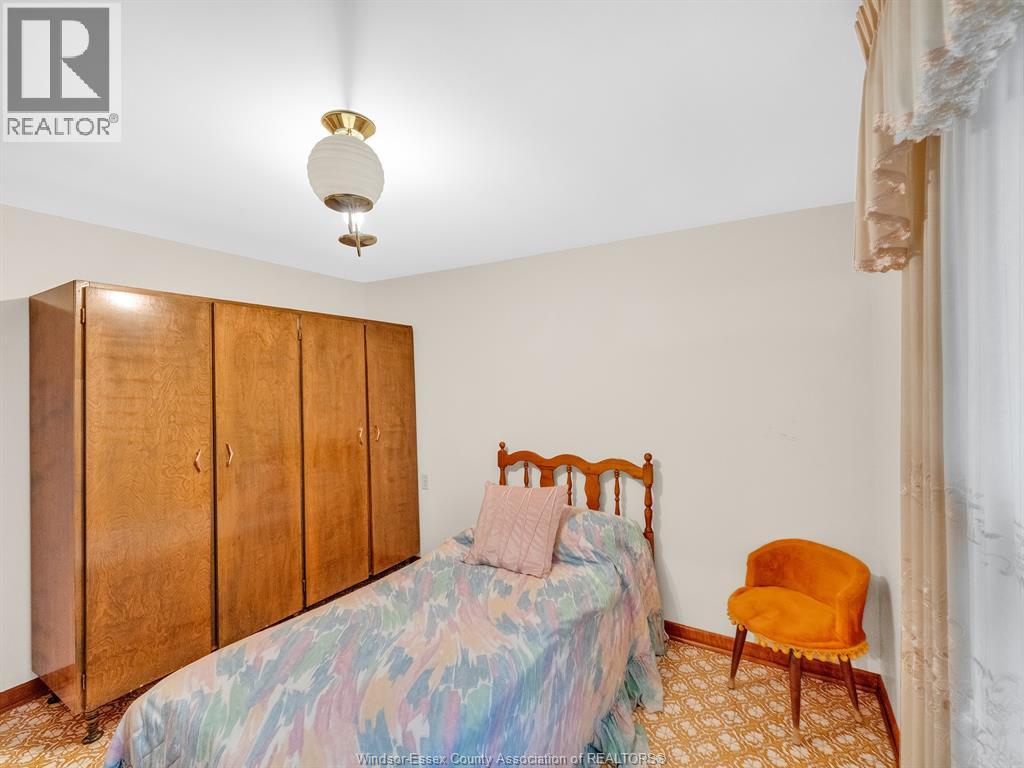 877 PIERRE AVENUE - 26