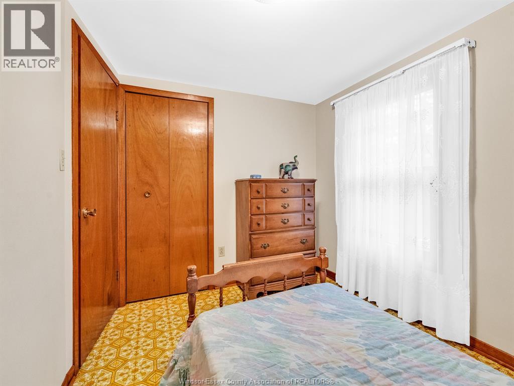 877 PIERRE AVENUE - 28