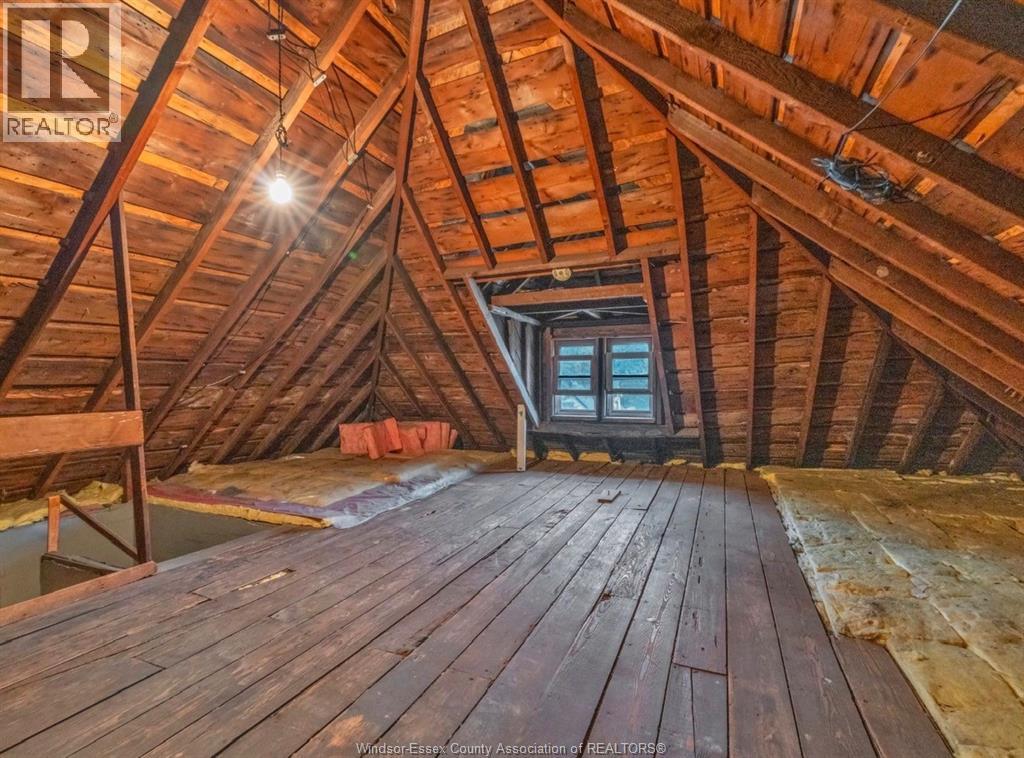 877 PIERRE AVENUE - Image 40