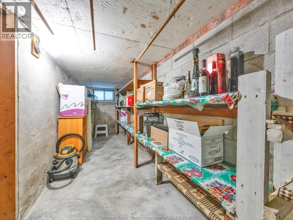 877 PIERRE AVENUE - Image 38