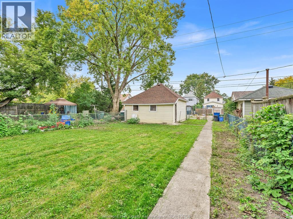877 PIERRE AVENUE - 45